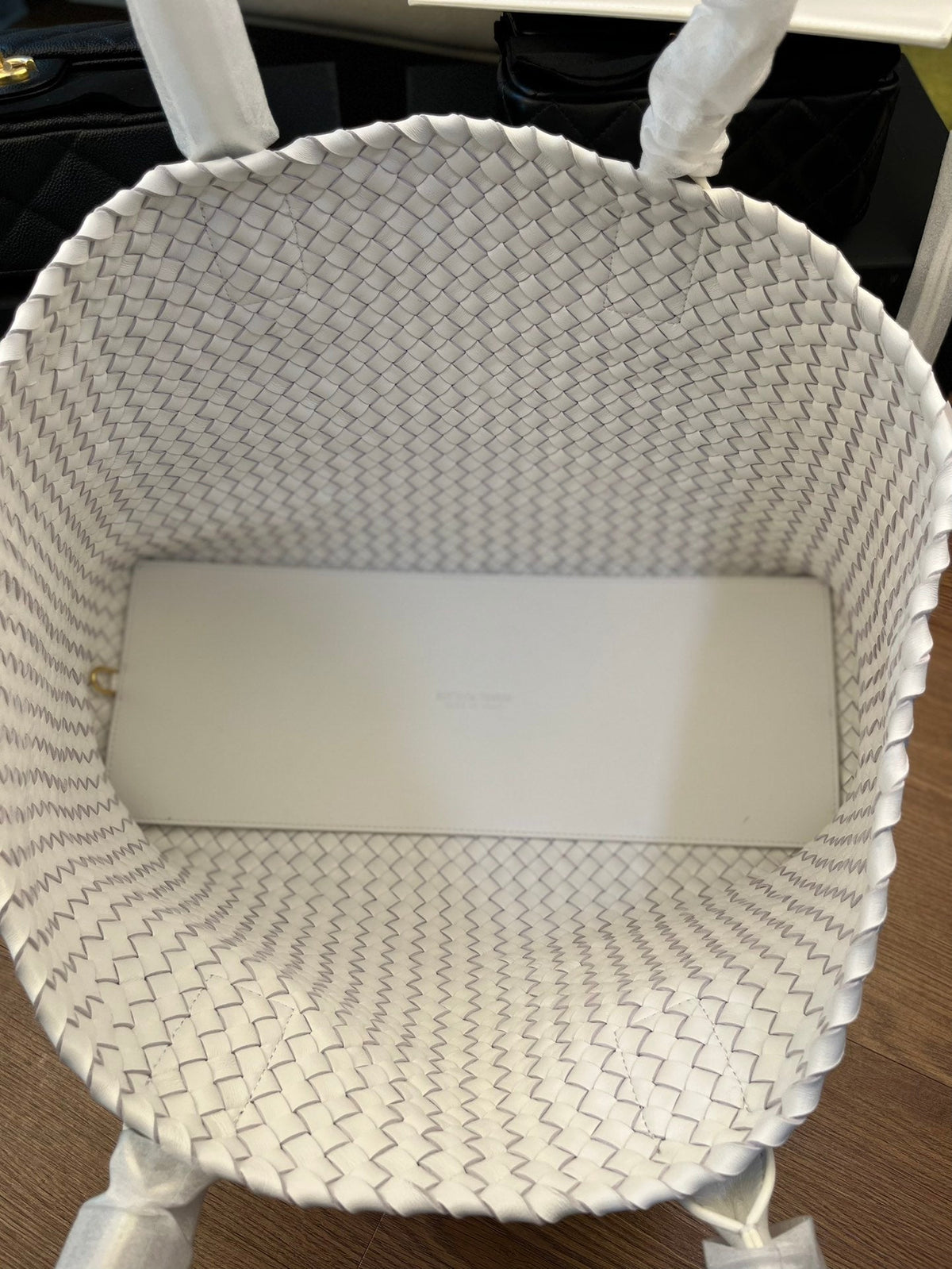 BOTTEGA VENETA SMALL CABAT 33 IN WHITE LAMBSKIN